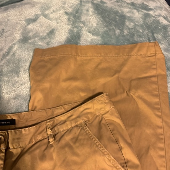 Womens Lands End Khaki pants. Size 16P. Fit 1 - Picture 3 of 7